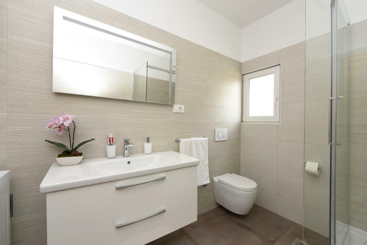 Monika - Private Terrace & Parking Appartement