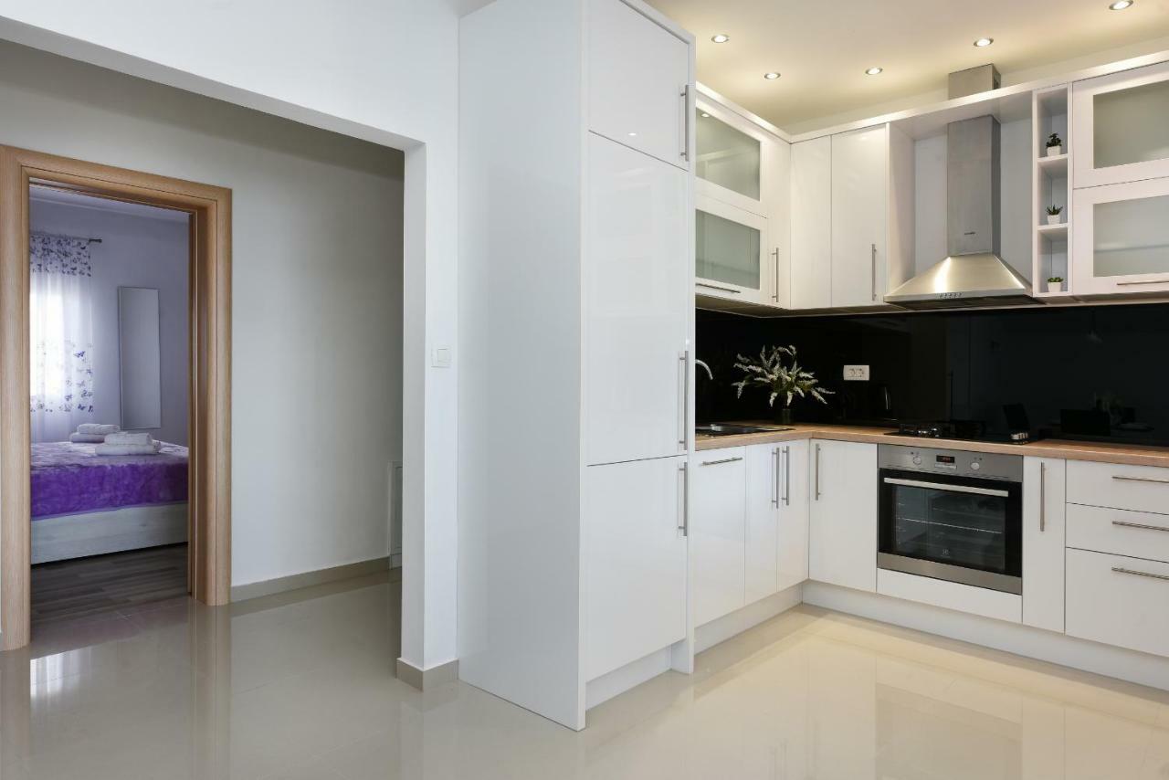 Appartement Monika - Private Terrace & Parking *
